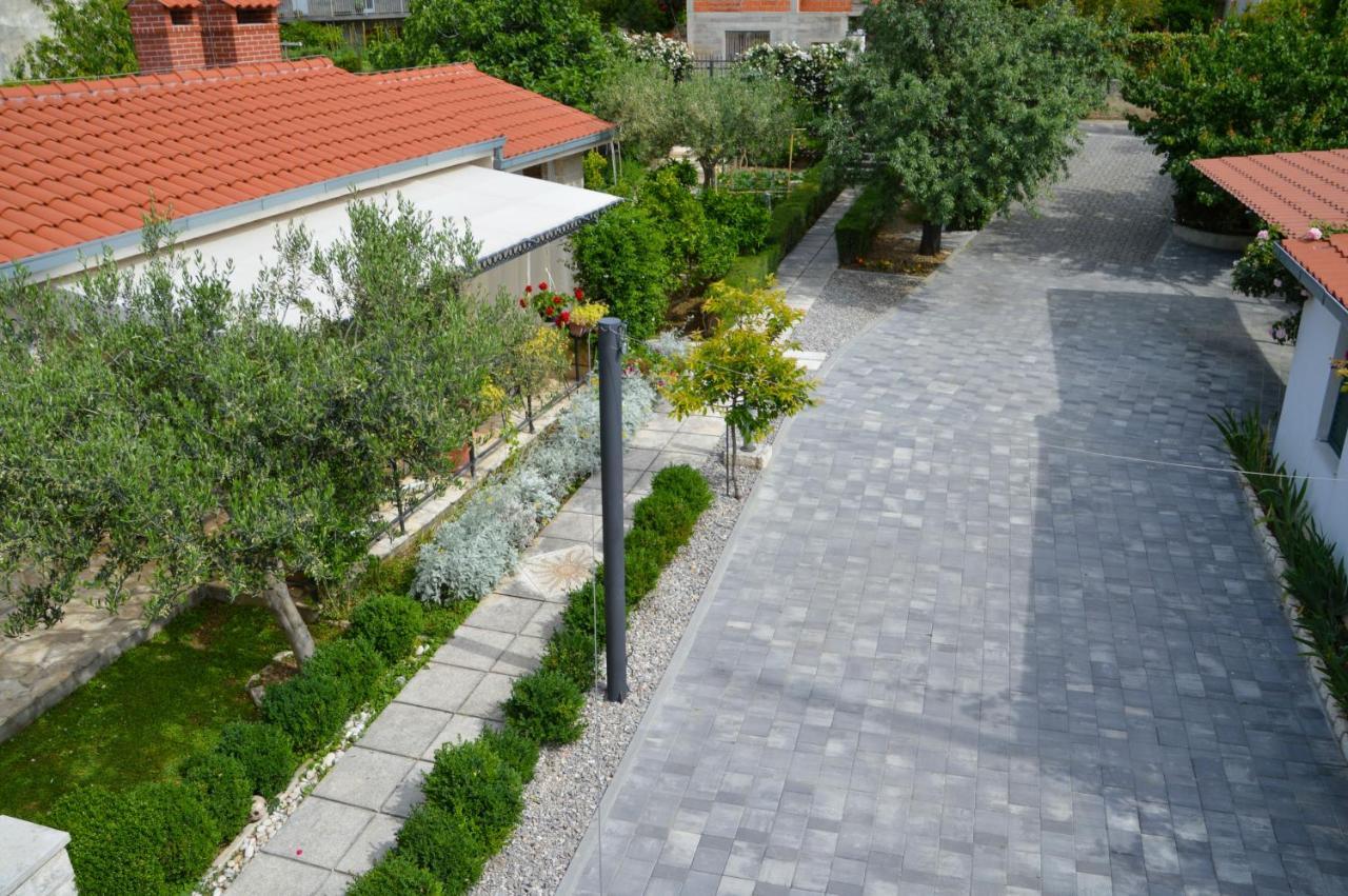 Issa Holiday Home - 3 Min Walk To Beach Kaštela Εξωτερικό φωτογραφία