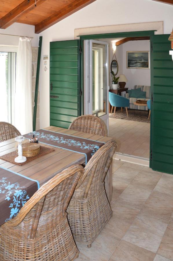 Issa Holiday Home - 3 Min Walk To Beach Kaštela Εξωτερικό φωτογραφία